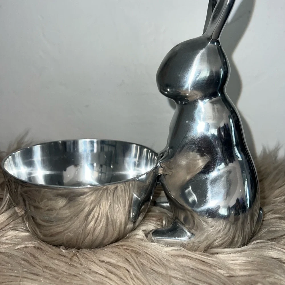 Easter Bunny w/ Attached Bowl Shiny Silver Finish Aluminum 7
